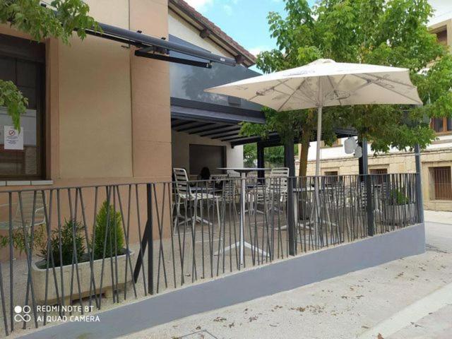 Hostal Restaurante Ibaisek Zudaire Екстер'єр фото